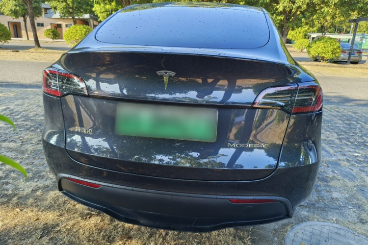 特斯拉 Model Y 2024款 后轮驱动版车身外观6004