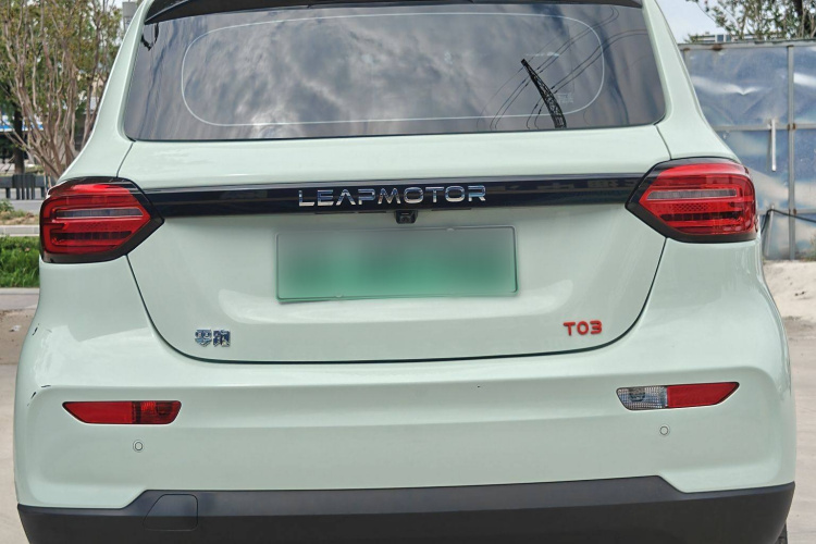 零跑汽车 零跑T03 2024款 403舒享版车身外观6010