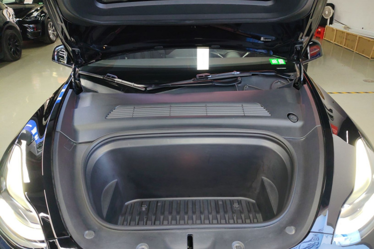 特斯拉 Model Y 2021款 标准续航后驱版机舱底盘24