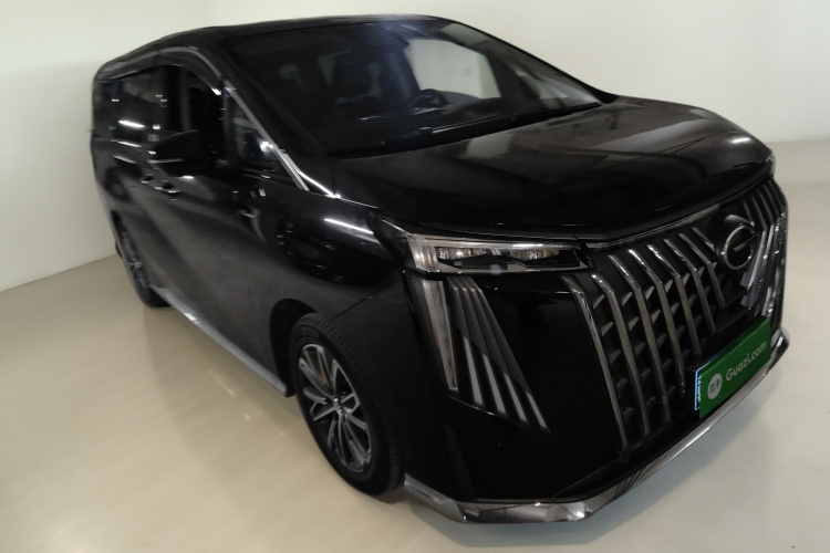 广汽传祺 传祺M8 2024款 大师系列 400T 至尊版车身外观3