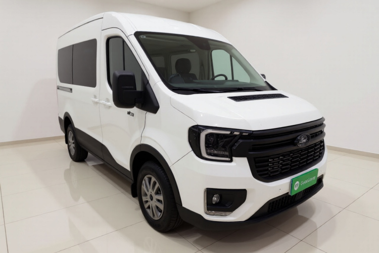 福特 全顺T8 2024款 T8 2.3T柴油自动短轴中顶6座多功能版3/3车身外观3