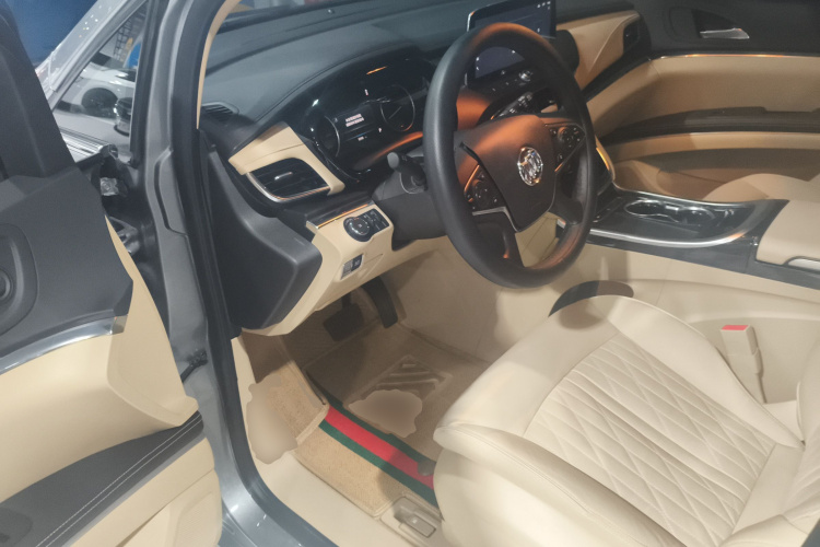 别克GL8 2023款 改款 陆上公务舱 豪华型中控内饰20