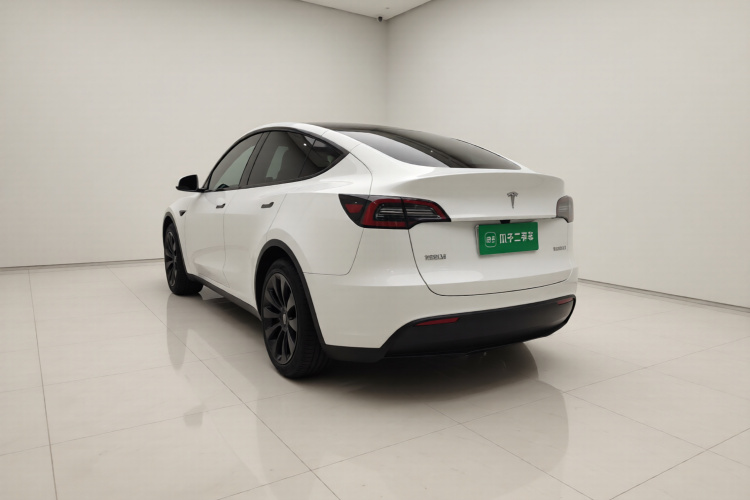 特斯拉 Model Y 2024款 后轮驱动版车身外观5