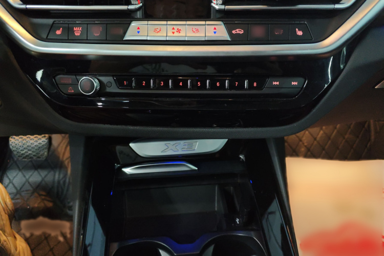 宝马X3 2022款 改款 xDrive30i 领先型 M曜夜套装局部细节9003