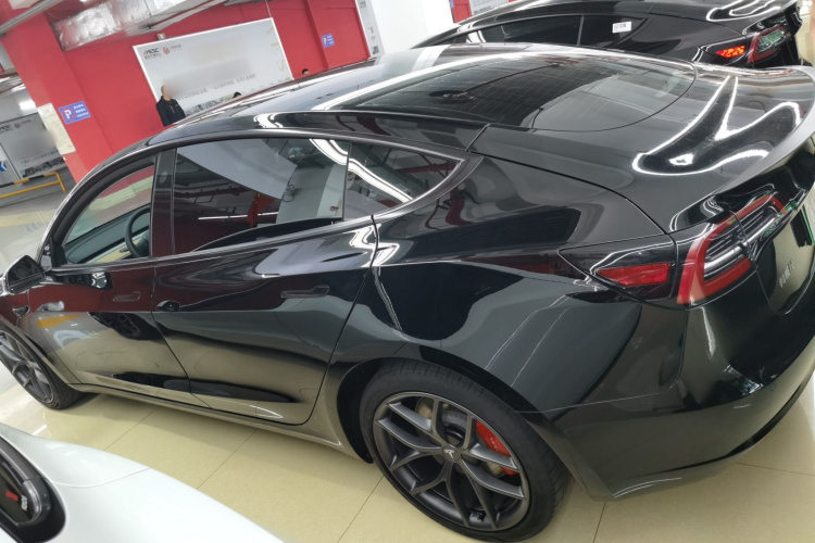 特斯拉 Model 3 2022款 Performance高性能全轮驱动版车身外观4