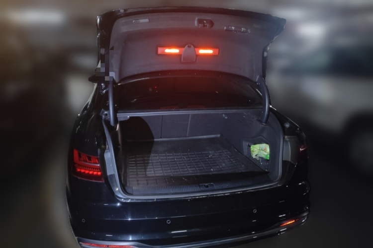 奥迪A4L 2020款 40 TFSI 豪华致雅型中控内饰23