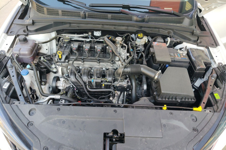 长安 逸动 2025款 PLUS 1.5L 手动豪华版机舱底盘24