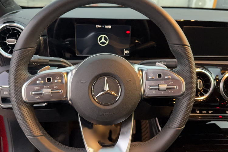 奔驰A级 2019款 A 180 L 运动轿车局部细节13