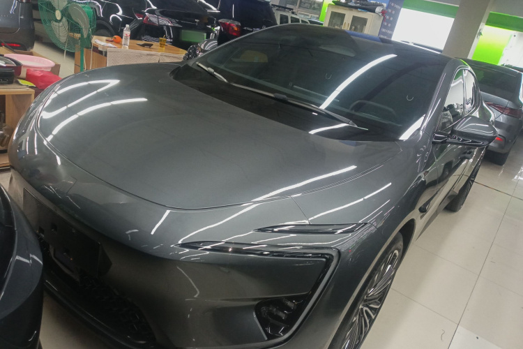 阿维塔12 2025款 Ultra增程版车身外观4