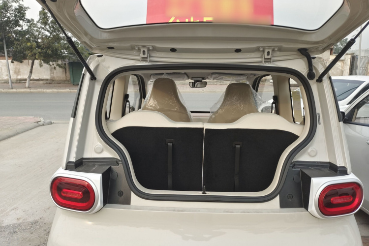 五菱汽车 宏光MINIEV 2024款 第三代 215km 青春版机舱底盘23