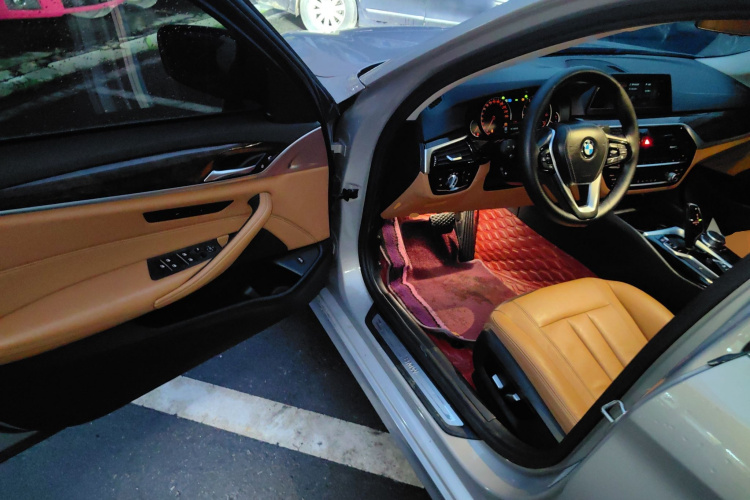 宝马5系 2018款 528Li 上市特别版中控内饰7003