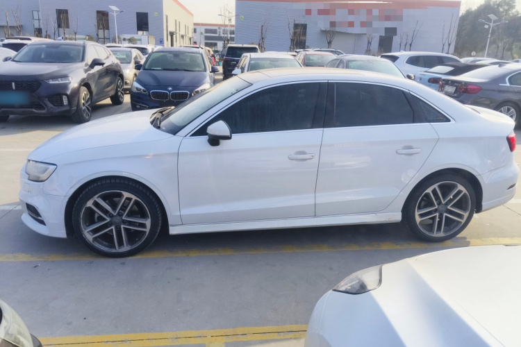 奥迪A3 2017款 Limousine 40 TFSI 运动型车身外观6003