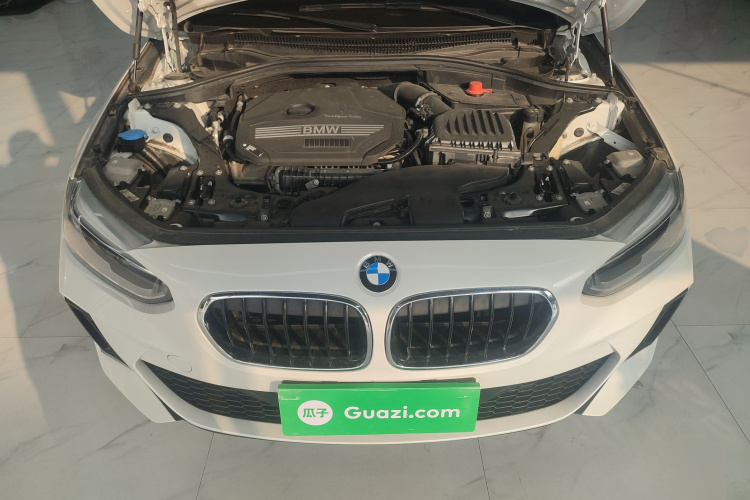 宝马1系 2023款 120i M运动版机舱底盘24