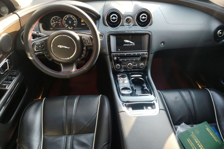 捷豹XJ 2016款 XJL 3.0 SC 四驱全景商务版中控内饰12