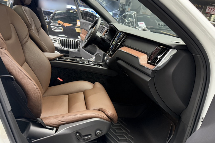 沃尔沃XC60 2024款 B5 四驱智远豪华版中控内饰7009