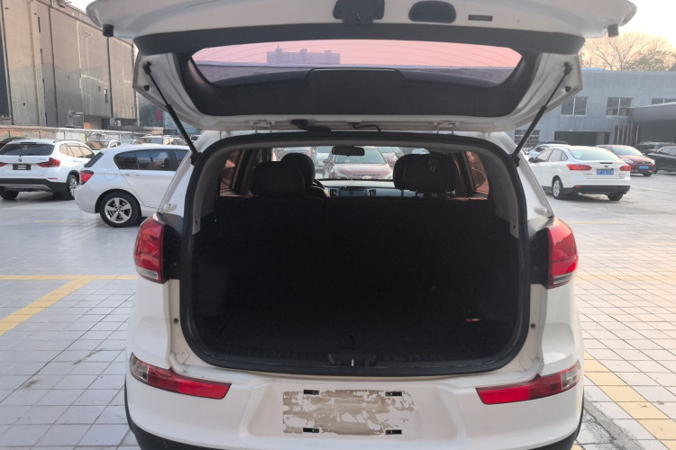 起亚 智跑 2016款 2.0L 自动两驱版GL机舱底盘23