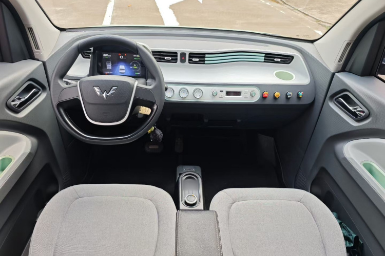 五菱汽车 宏光MINIEV 2021款 马卡龙臻享款 磷酸铁锂中控内饰7005