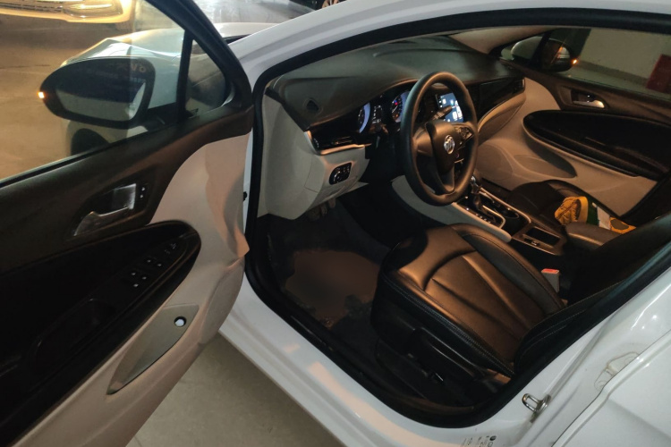 别克 威朗 2017款 三厢 15S 自动进取型中控内饰20