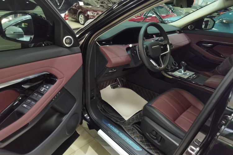 路虎 揽胜极光 2023款 极光L 249PS 豪华版中控内饰20