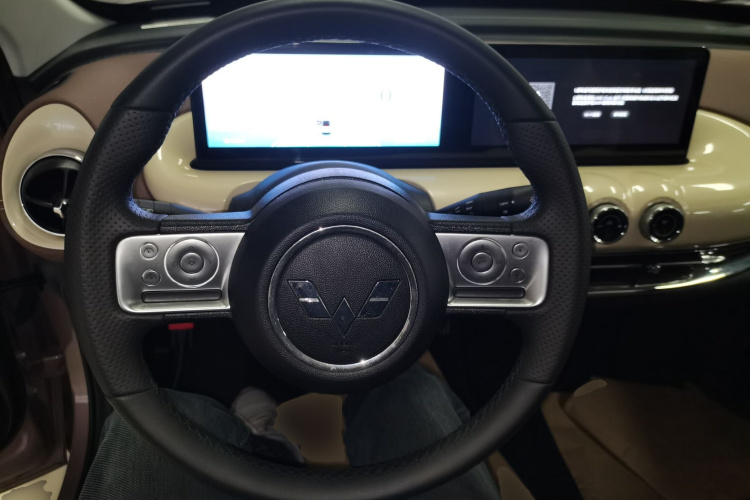 五菱汽车 五菱缤果 2023款 333km 灵犀互联款中控内饰13