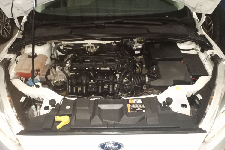 福特 福克斯 2018款 三厢经典 1.6L 自动舒适型智行版机舱底盘24