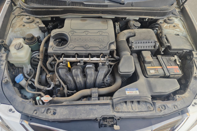 现代 索纳塔 2011款 2.0L 自动豪华版局部细节24