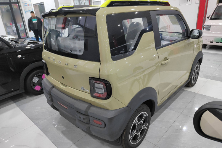 吉利银河 2025款 210km 熊猫骑士车身外观6005