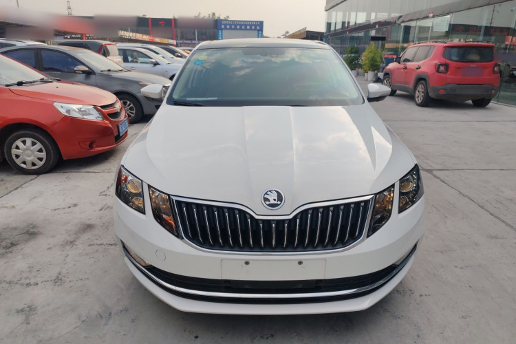 斯柯达 明锐 2019款 1.5L 自动豪华版车身外观2