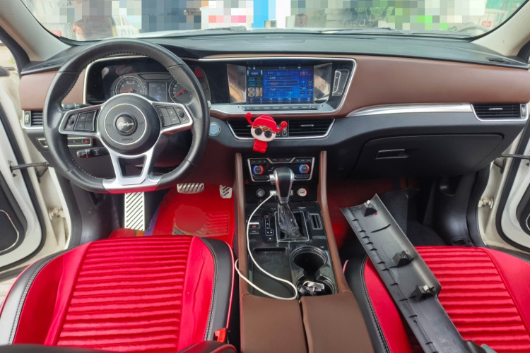 众泰T600 Coupe 2017款 1.5T 自动尊贵型中控内饰12