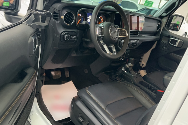 Jeep 牧马人 2024款 2.0T 撒哈拉四门版中控内饰7002