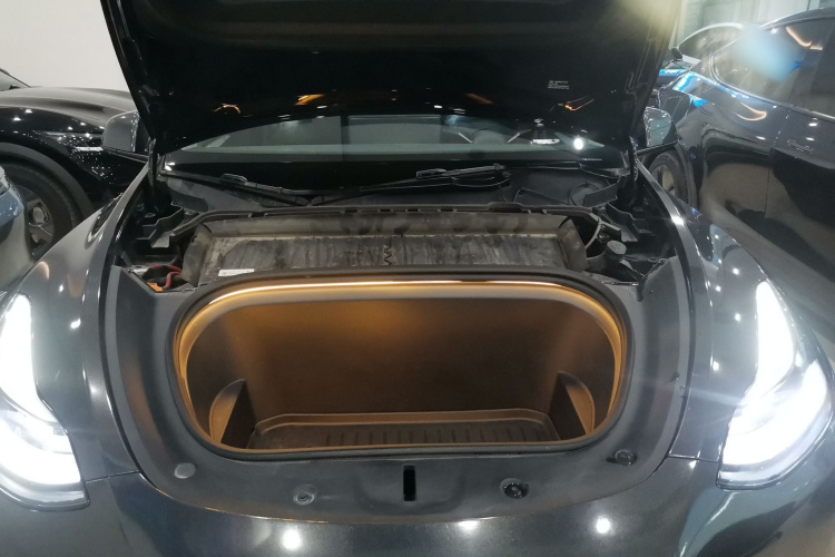 特斯拉 Model Y 2023款 长续航全轮驱动版机舱底盘24