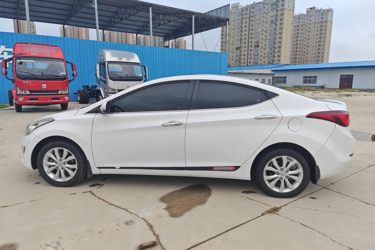 现代 朗动 2016款 1.6L 自动尊贵型车身外观6005