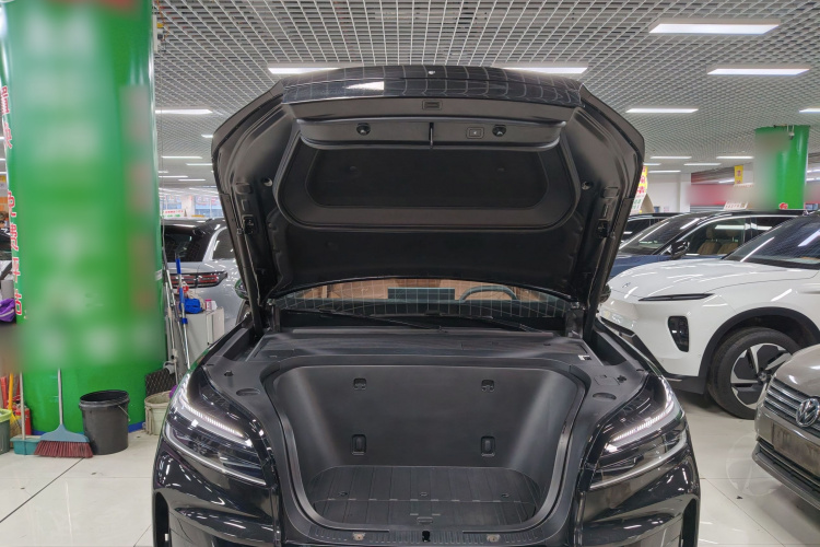 乐道L90 2025款 Max 六座版机舱底盘24