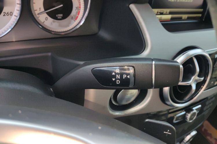 奔驰GLK级 2015款 GLK 300 4MATIC 时尚型 极致版局部细节18