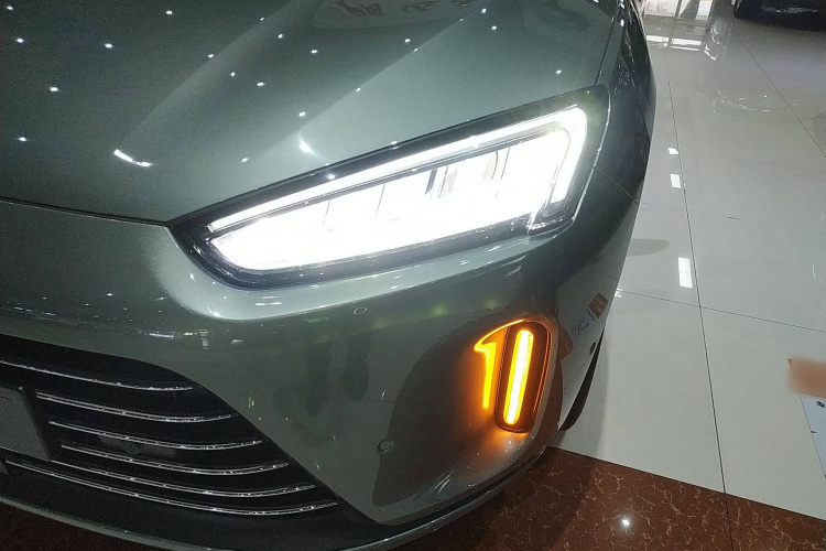 鸿蒙智行 问界M5 2022款 增程后驱标准版局部细节36