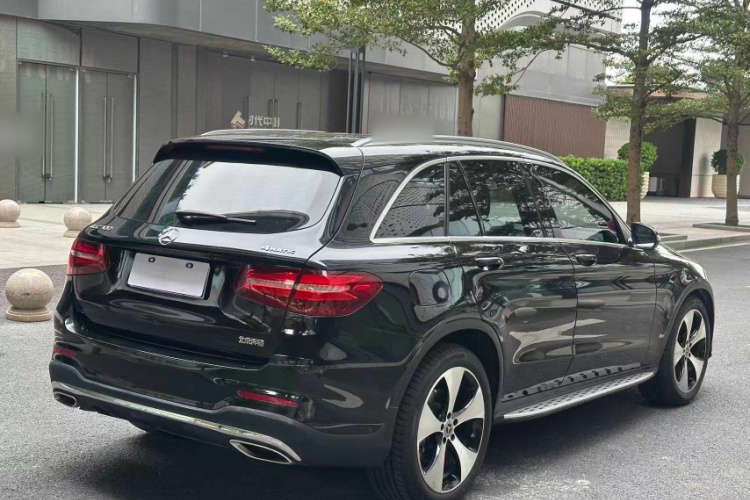 奔驰GLC 2018款 GLC 300 4MATIC 动感型车身外观6001