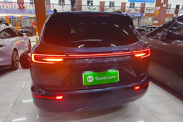 鸿蒙智行 问界M7 2024款 1.5T 智驾四驱Ultra版 6座车身外观6