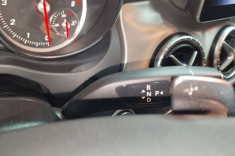 奔驰CLA 2018款 CLA 220 4MATIC局部细节18