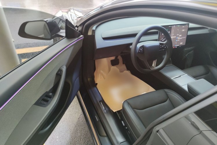 特斯拉 Model 3 2025款 后轮驱动版中控内饰20