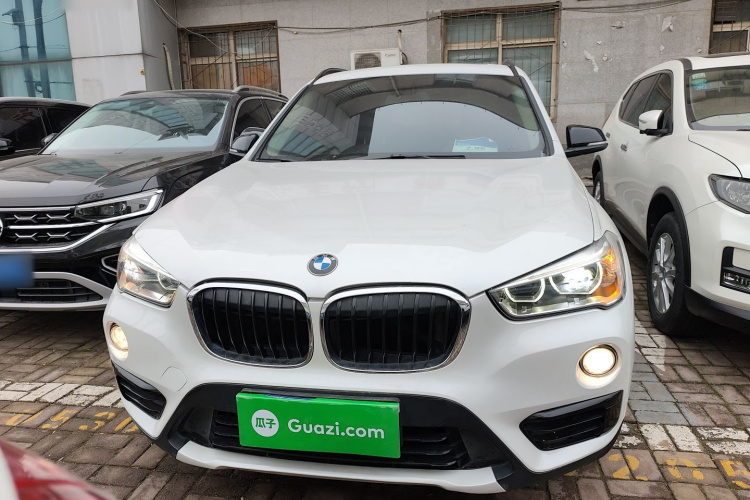 宝马X1 2019款 sDrive18Li 尊享型车身外观2