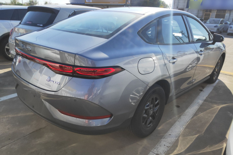 比亚迪 秦PLUS 2025款 DM-i 智驾版 55KM领先型车身外观7