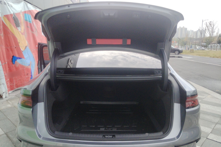 比亚迪 汉 2023款 DM-i 冠军版 121KM 尊享型机舱底盘23