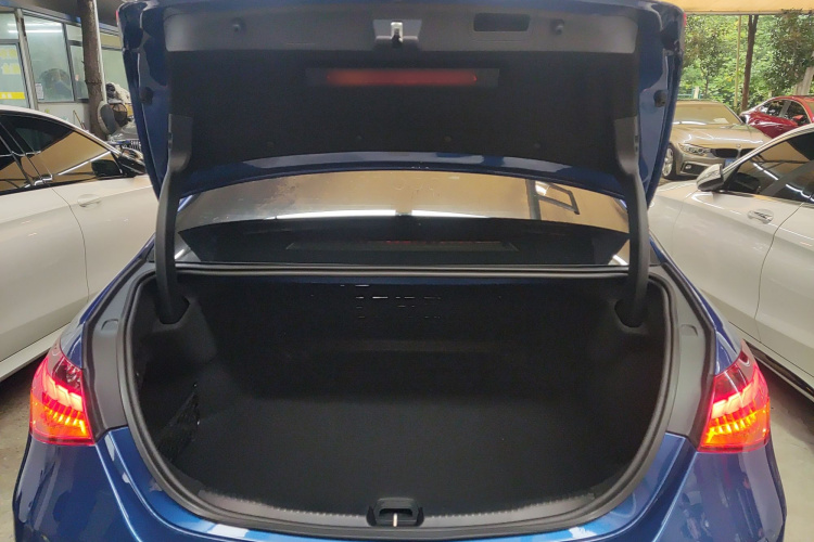 奔驰C级 2022款 改款 C 200 L 运动版局部细节23