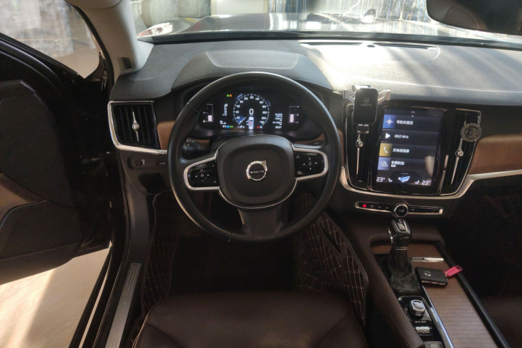 沃尔沃S90 2019款 T5 智逸版中控内饰13