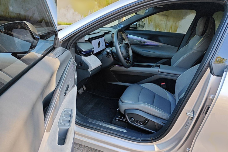 领克08 EM-P 2023款 245km 超长续航Halo中控内饰7003