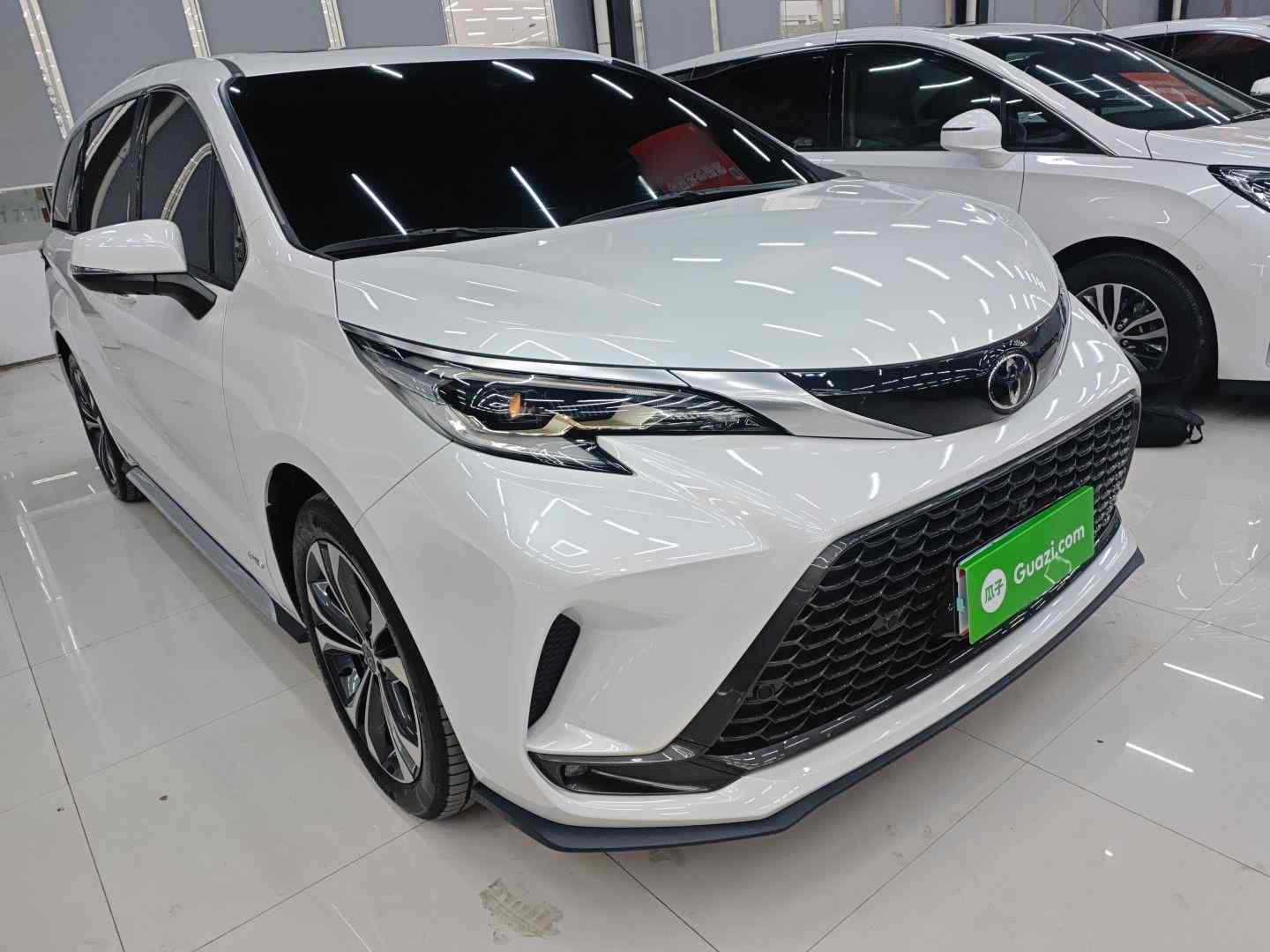 丰田 格瑞维亚 2024款 2.5L混动 尊贵PLUS版(3)
