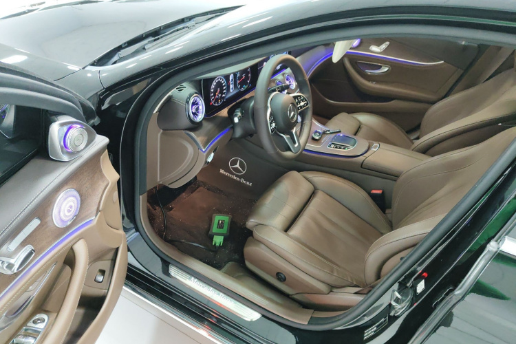 奔驰E级 2020款 改款 E 260 L中控内饰7003