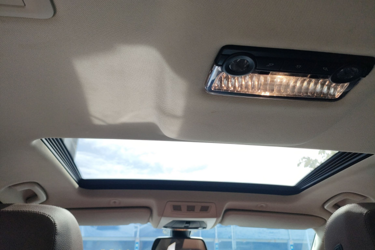 宝马5系 2017款 525Li 领先型中控内饰22