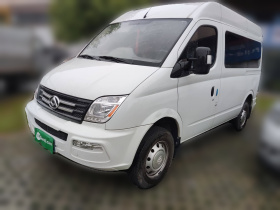 上汽大通MAXUS 新途V80 2023款 2.0T AMT经典傲运通短轴中顶5/6座