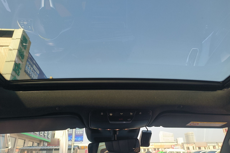 奔驰EQC 2022款 改款 EQC 400 4MATIC中控内饰22